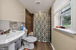 129 Hall St, Spring City, PA 19475 - Photo 9