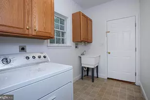 2125 Chatham Way, Harrisburg, PA 17110 - Photo 33