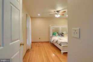 6418 Gillingham Ln, Harrisburg, PA 17111 - Photo 13