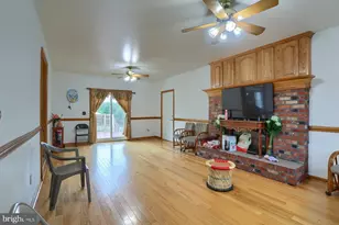 6418 Gillingham Ln, Harrisburg, PA 17111 - Photo 5