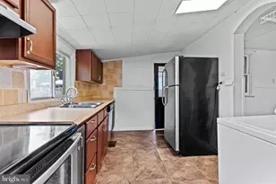 258 W 2nd St, Hummelstown, PA 17036 - Photo 11