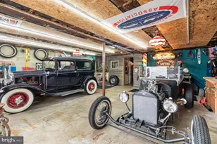 406 W Caracas Ave, Hershey, PA 17033 - Photo 29