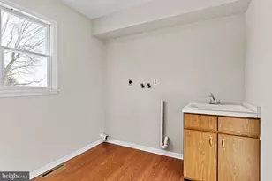 2415 W Bayberry Dr, Harrisburg, PA 17112 - Photo 29