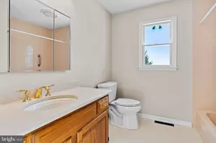 2415 W Bayberry Dr, Harrisburg, PA 17112 - Photo 41