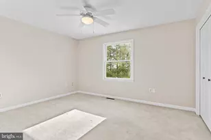 2415 W Bayberry Dr, Harrisburg, PA 17112 - Photo 17