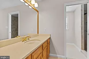 2415 W Bayberry Dr, Harrisburg, PA 17112 - Photo 39