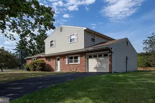 498 Allegheny Dr, Harrisburg, PA 17112 - Photo 15