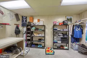 1068 Country Hill Dr, Harrisburg, PA 17111 - Photo 23