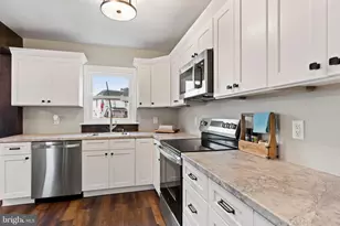 3102 Schoolhouse Ln, Harrisburg, PA 17109 - Photo 5