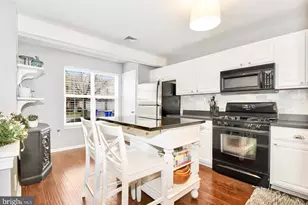 102 Peregrine Ln, Hummelstown, PA 17036 - Photo 5