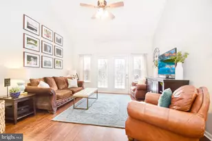 102 Peregrine Ln, Hummelstown, PA 17036 - Photo 3