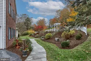1609 Spring Hill Dr, Hummelstown, PA 17036 - Photo 7