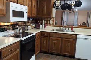 2009 Laurel Glen Dr, Harrisburg, PA 17110 - Photo 7