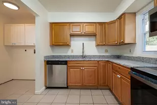 3748 Tudor Dr, Harrisburg, PA 17109 - Photo 11