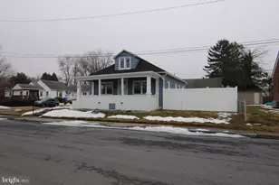 19 Crescent St, Highspire, PA 17034 - Photo 3