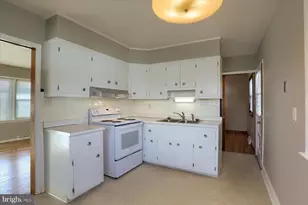 3240 Cloverfield Rd, Harrisburg, PA 17109 - Photo 9