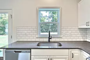 7856 Oakbrook Dr, Harrisburg, PA 17112 - Photo 9