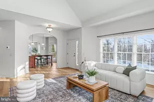 4528 Laurelwood Dr, Harrisburg, PA 17110 - Photo 9