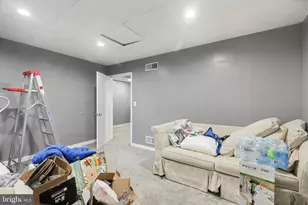 717 N 2nd St, Harrisburg, PA 17102 - Photo 15