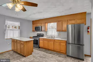 318 E Emaus St, Middletown, PA 17057 - Photo 3