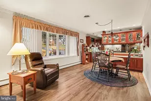 1517 Woodcrest Cir, Harrisburg, PA 17112 - Photo 7