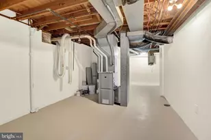 421 Lewis St, Harrisburg, PA 17110 - Photo 41