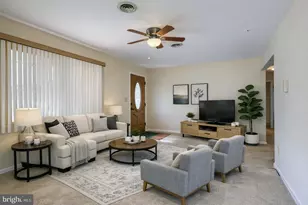 1132 Loop Dr, Harrisburg, PA 17112 - Photo 9