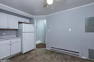 21 N Pine St, Middletown, PA 17057 - Photo 9