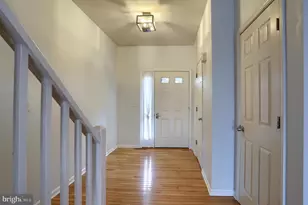 1049 Wooded Pond Dr, Harrisburg, PA 17111 - Photo 7