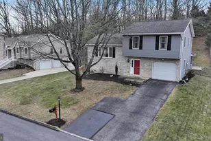 515 Randall Cir, Hummelstown, PA 17036 - Photo 7