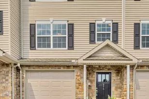 976 Gregs Dr, Harrisburg, PA 17111 - Photo 1