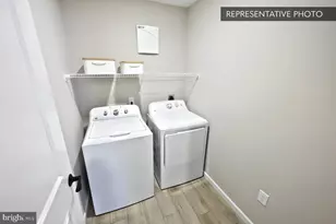 1042 Addie Ln, Harrisburg, PA 17112 - Photo 15