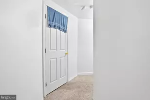 29 N 12th St, Harrisburg, PA 17103 - Photo 21