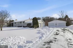 11 Hillymede Dr, Hummelstown, PA 17036 - Photo 7