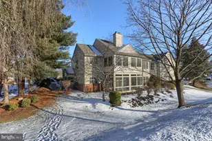 24 Glasgow Ct, Hershey, PA 17033 - Photo 1