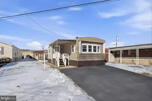 10 Caravan Ct, Middletown, PA 17057 - Photo 1