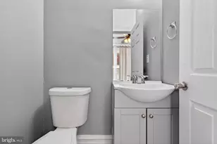 409 Emerald St, Harrisburg, PA 17110 - Photo 9