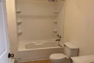 2004 Kensington St, Harrisburg, PA 17104 - Photo 9