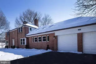 2926 Parkside Ln, Harrisburg, PA 17110 - Photo 1