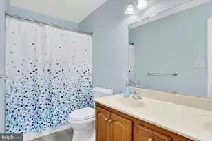 1041 Memory Ln, Harrisburg, PA 17111 - Photo 17