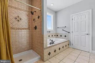 2452 Mercedes Ct, Harrisburg, PA 17112 - Photo 19