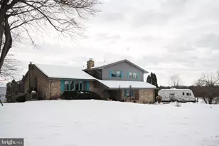 128 Circle Dr, Harrisburg, PA 17112 - Photo 1