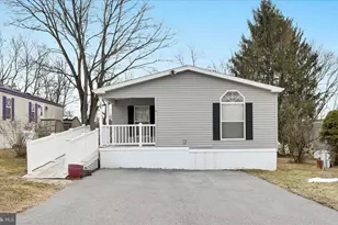 126 Brownstone Park, Hummelstown, PA 17036 - Photo 3