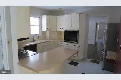 1043 W Areba Avenue, Hershey, PA 17033 - Photo 3