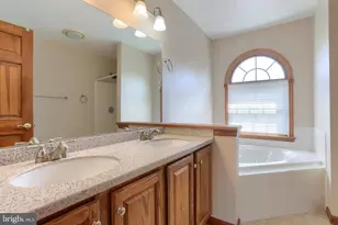 885 Sunny Hill Ln, Harrisburg, PA 17111 - Photo 23