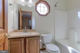 885 Sunny Hill Ln, Harrisburg, PA 17111 - Photo 27