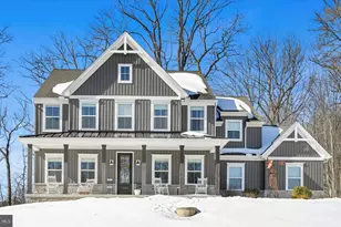 5129 Mountain Ridge Ln, Harrisburg, PA 17112 - Photo 1