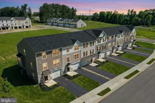 1043 Addie Ln, Harrisburg, PA 17112 - Photo 3