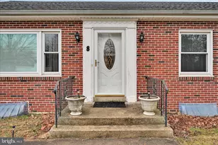 8 Crums Ln, Harrisburg, PA 17112 - Photo 5