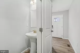 8110 Kelly Dr, Harrisburg, PA 17112 - Photo 7